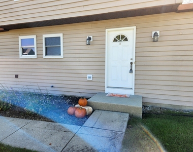 1440 Carleton Avenue - Photo Thumbnail 1