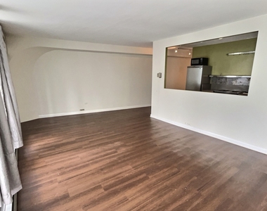 300 N State Street - Photo Thumbnail 3