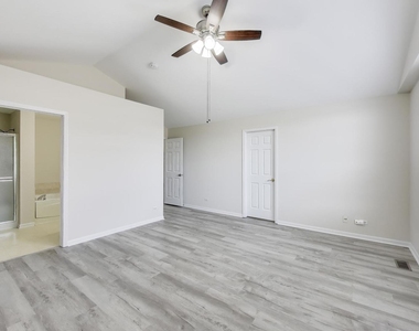 23927 Mcmullin Circle - Photo Thumbnail 15