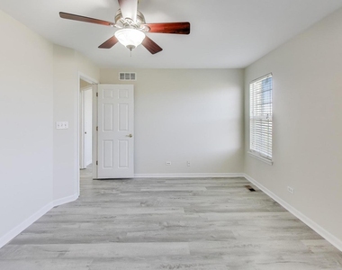 23927 Mcmullin Circle - Photo Thumbnail 11