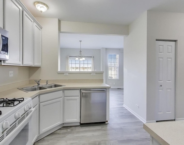 23927 Mcmullin Circle - Photo Thumbnail 7