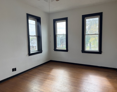 959 9th Street - Photo Thumbnail 2