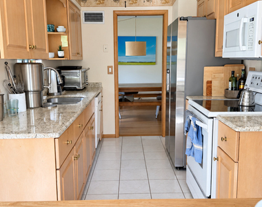 442 N Evergreen Avenue - Photo Thumbnail 4
