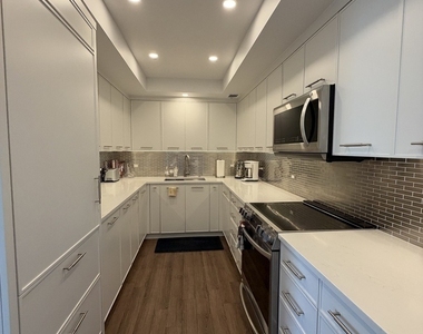 990 N Lake Shore Drive - Photo Thumbnail 10