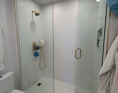990 N Lake Shore Drive - Photo Thumbnail 19