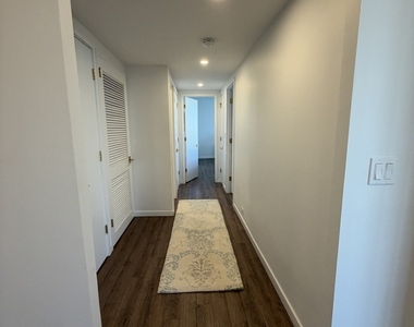 990 N Lake Shore Drive - Photo Thumbnail 12