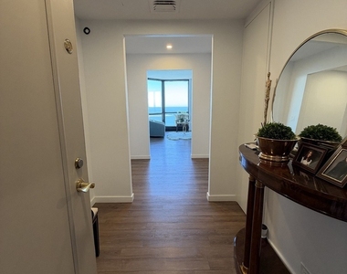 990 N Lake Shore Drive - Photo Thumbnail 1