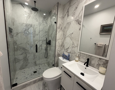 990 N Lake Shore Drive - Photo Thumbnail 15
