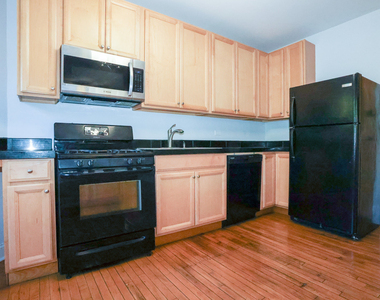 901 W Sheridan Road - Photo Thumbnail 4