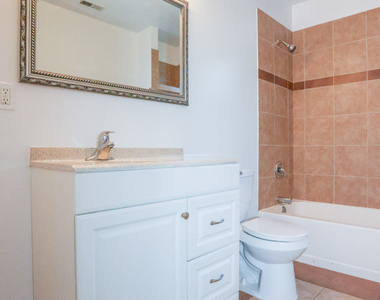 901 W Sheridan Road - Photo Thumbnail 9
