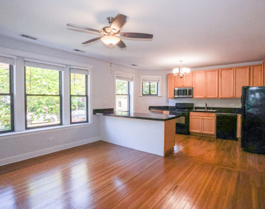901 W Sheridan Road - Photo Thumbnail 1