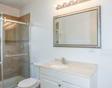 901 W Sheridan Road - Photo Thumbnail 8