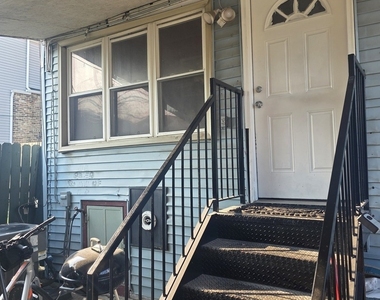 3419 W Beach Avenue - Photo Thumbnail 9