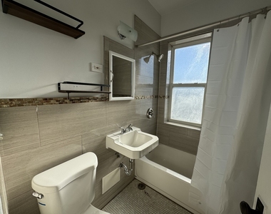 2712 N Milwaukee Avenue - Photo Thumbnail 3