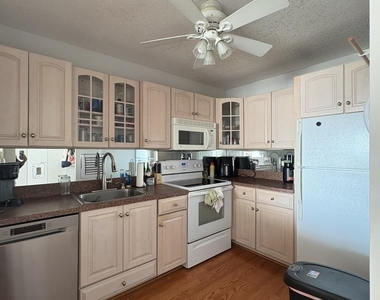 111 W Maple Street - Photo Thumbnail 2