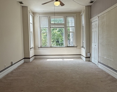 2233 N Sawyer Avenue - Photo Thumbnail 9