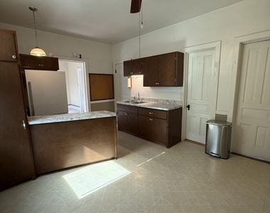 2233 N Sawyer Avenue - Photo Thumbnail 21