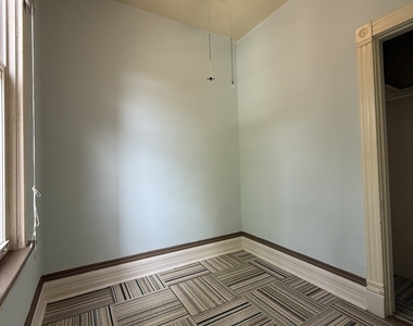2233 N Sawyer Avenue - Photo Thumbnail 6