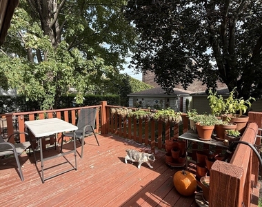 2233 N Sawyer Avenue - Photo Thumbnail 26