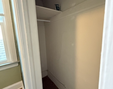 2233 N Sawyer Avenue - Photo Thumbnail 4