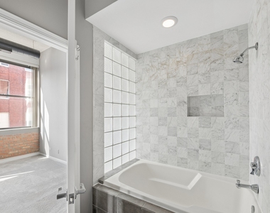 812 W Van Buren Street - Photo Thumbnail 13