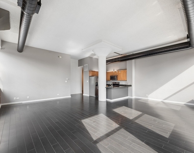 812 W Van Buren Street - Photo Thumbnail 5