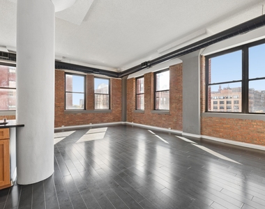 812 W Van Buren Street - Photo Thumbnail 4