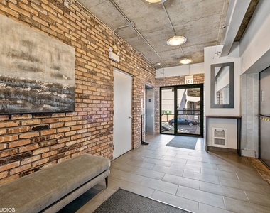 812 W Van Buren Street - Photo Thumbnail 14
