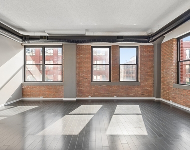 812 W Van Buren Street - Photo Thumbnail 1