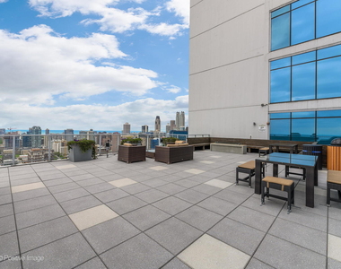 303 W Ohio Street - Photo Thumbnail 2
