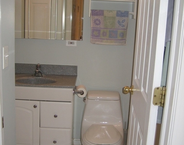 4935 N Wolcott Avenue - Photo Thumbnail 3