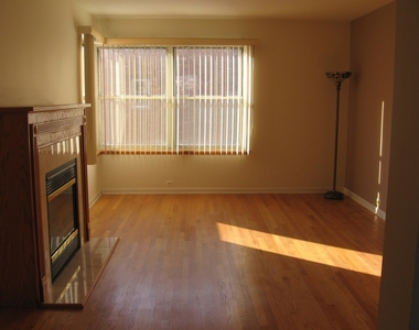 4935 N Wolcott Avenue - Photo Thumbnail 1