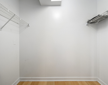 401 E Ontario Street - Photo Thumbnail 16