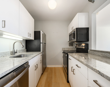 401 E Ontario Street - Photo Thumbnail 7