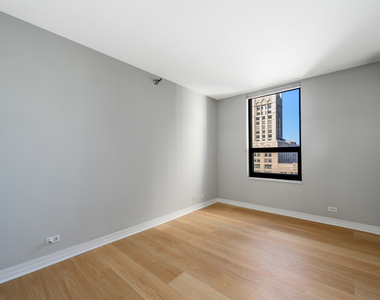 401 E Ontario Street - Photo Thumbnail 12