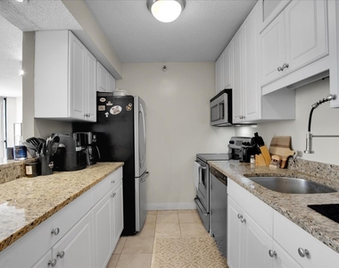 10 E Ontario Street - Photo Thumbnail 6