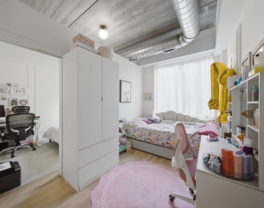 845 N Kingsbury Street - Photo Thumbnail 11