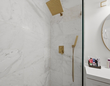 845 N Kingsbury Street - Photo Thumbnail 13