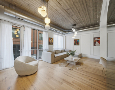 845 N Kingsbury Street - Photo Thumbnail 5