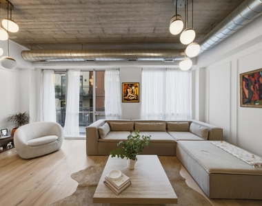 845 N Kingsbury Street - Photo Thumbnail 6