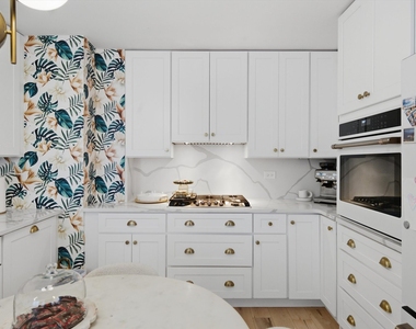 845 N Kingsbury Street - Photo Thumbnail 7