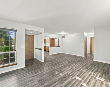 2107 Southwind Circle - Photo Thumbnail 4