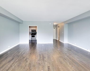 3600 N Lake Shore Drive - Photo Thumbnail 3
