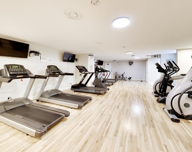 3600 N Lake Shore Drive - Photo Thumbnail 9