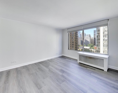 71 E Division Street - Photo Thumbnail 13