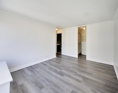 71 E Division Street - Photo Thumbnail 15