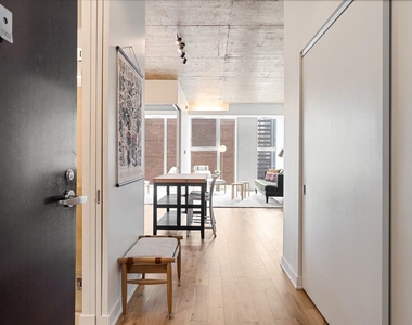 550 N Saint Clair Street - Photo Thumbnail 2