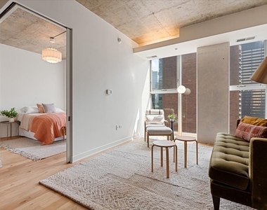 550 N Saint Clair Street - Photo Thumbnail 9