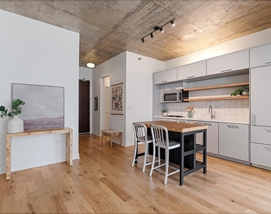 550 N Saint Clair Street - Photo Thumbnail 7
