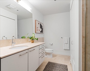 550 N Saint Clair Street - Photo Thumbnail 15